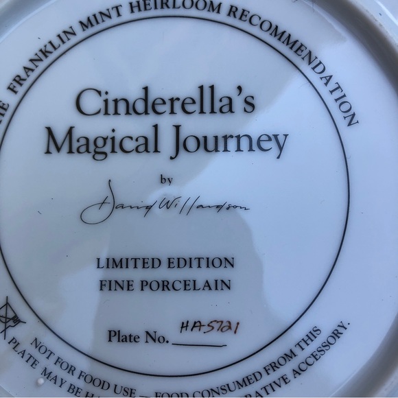 Cinderella’s magic journey - limited edition collectible plate - Picture 5 of 5